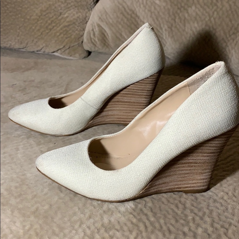 BCBG cream wedge shoes gently worn